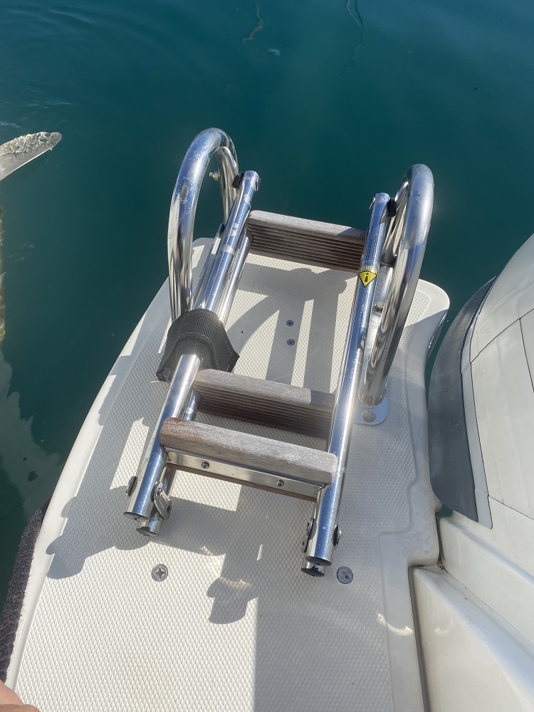 vente de bateau Saint-Jean-Cap-Ferrat-yacht saint-jean-cap-ferrat-bateau neuf nice-bateau d occasion cannes-location de bateau monaco-entretien de bateau antibes-yacht d occasion saint-laurent-du-var